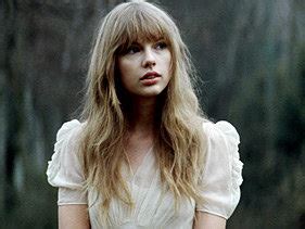 Kentucky Geek Girl: Video for Taylor Swift's "Safe and Sound" Premieres
