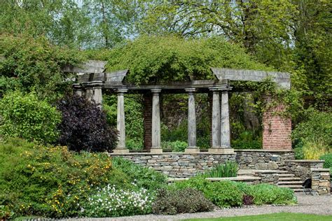 Discover some of the most beautiful gardens in Ireland. The Irish Garden