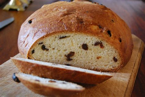 A history of the Selkirk Bannock, including recipe for making your own ...