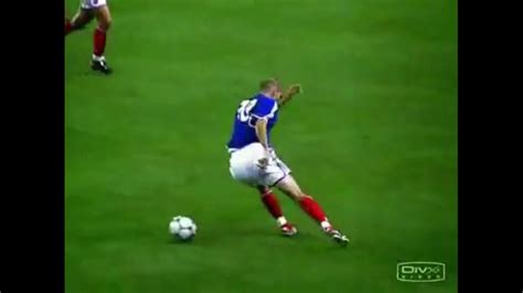 Zinedine Zidane Skills LEGEND - YouTube