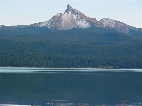 Diamond Lake Oregon with Mt. Thielson in the background | Travel photos, Vacation places ...