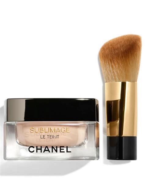 CHANEL Ultimate Radiance-Generating Cream Foundation | Holt Renfrew Canada