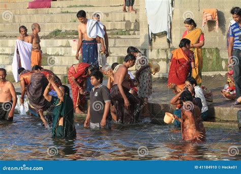 The Holy Bath in Varanasi editorial image. Image of temple - 41184910