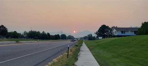 Sunrise this morning in Salt Lake City, UT. : r/ABoringDystopia