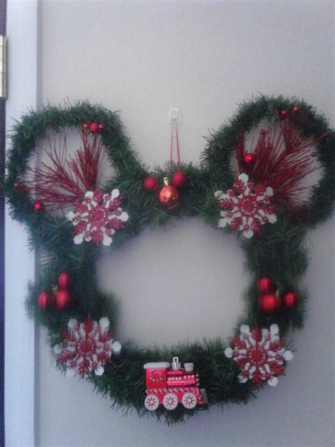 Disney+Mickey+Mouse+Christmas+Wreath+by+victoriatesh1+on+Etsy,+$40.00 | Christmas wreaths ...