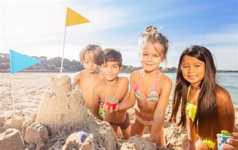 Beach games for kids - Have fun at the beach - Treasure hunt 4 Kids