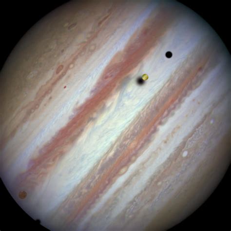 木星に落ちた衛星の影。ハッブル宇宙望遠鏡＆木星探査機ジュノーが撮影 – 空宙あんてな