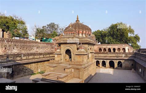 View of Old Kashi Vishwanath Temple, Ahilya Devi Maheshwar Fort, Madhya Pradesh, India Stock ...