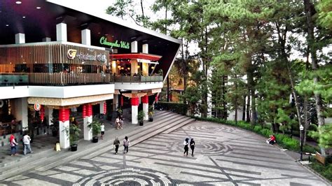 Ciwalk (Cihampelas Walk) Bandung, Mall Yang Lain Dari Yang Lain ...