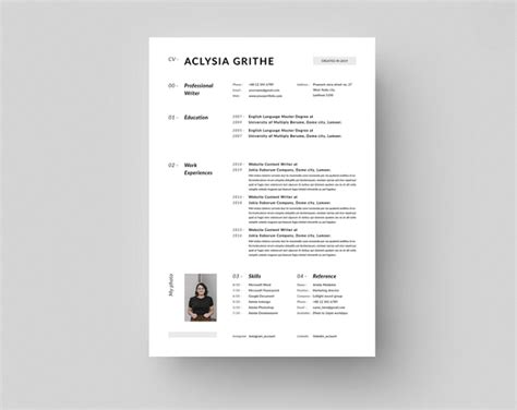 15 Free Elegant Modern CV / Resume Templates (PSD) | Freebies | Graphic Design Junction