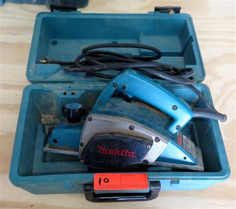 Makita N1900B 115V Corded Power Planer w/ Case - Oahu Auctions