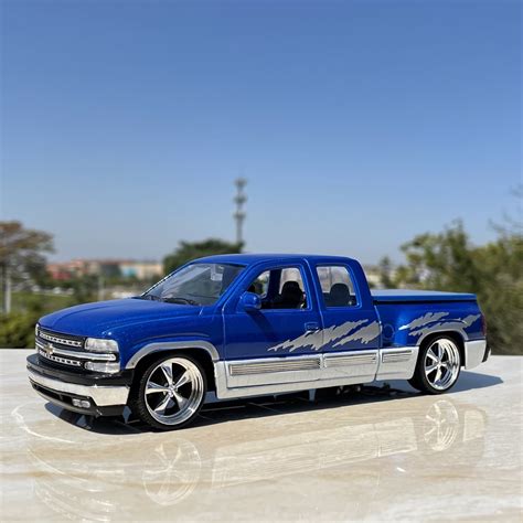 1:24 Chevrolet Modified Pickup Truck Model Diecast | Shopee Philippines