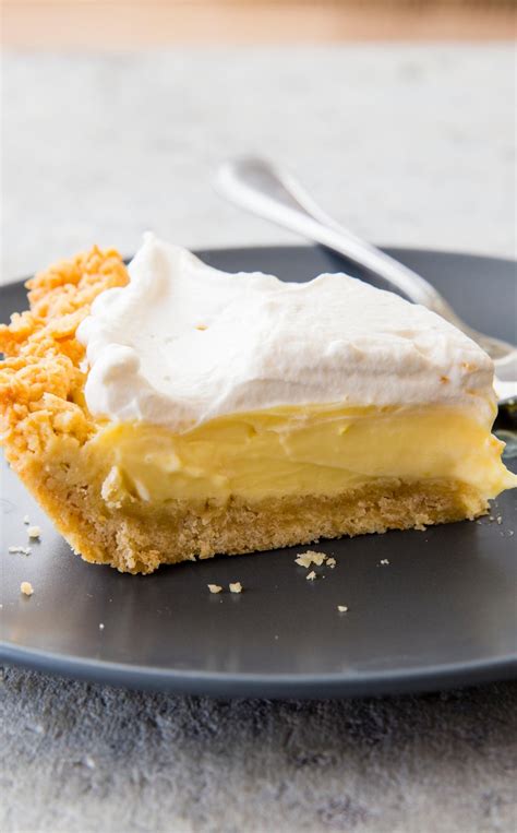 North Carolina Lemon Pie: A unique crust made with saltine crackers ...