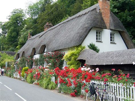 20 Gorgeous English Thatched Cottages