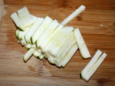 Kitchen Basics: How to Matchstick Vegetables (Julienne) | Red, White and Blueberries