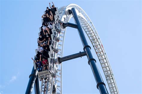 Six Flags Magic Mountain launches pay-per-ride option on 4 coasters ...