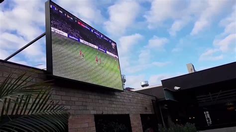 Large Outdoor LED Screens | Custom LED Screens | Big LED Screens - YouTube