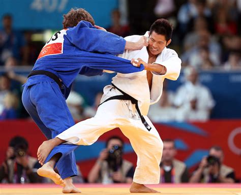 Why are there two bronze medals given out at the Olympics in Judo? - Dear Sports Fan