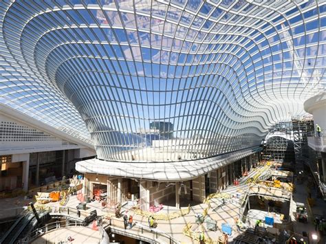 WATCH: First-of-its-kind gridshell roof installed at Chadstone shopping centre | Architecture ...