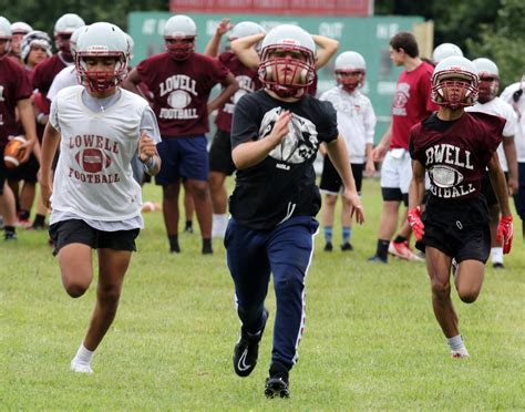 Lowell High kicks off football workouts – Lowell Sun