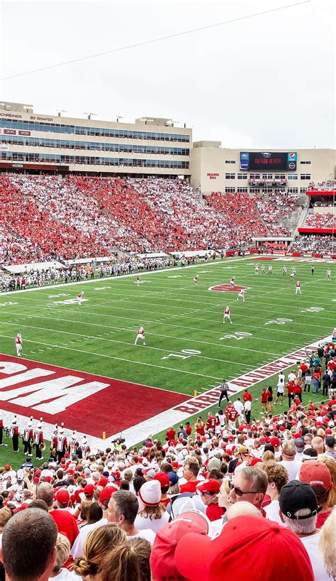 Wisconsin Badgers Football Tickets - 2023 Wisconsin Games | SeatGeek