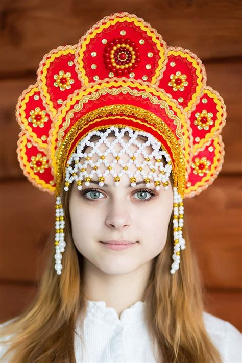 Russian beauty with Kokoshnik | Costume crown, Russian clothing, Russian dress