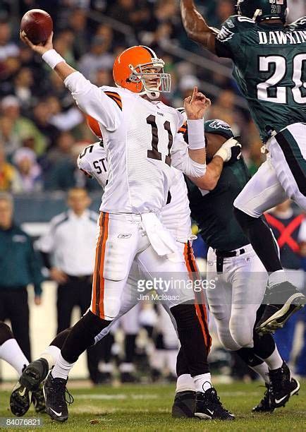 Quarterback Ken Dorsey of the Cleveland Browns throws a pass against... | Ken dorsey, Cleveland ...