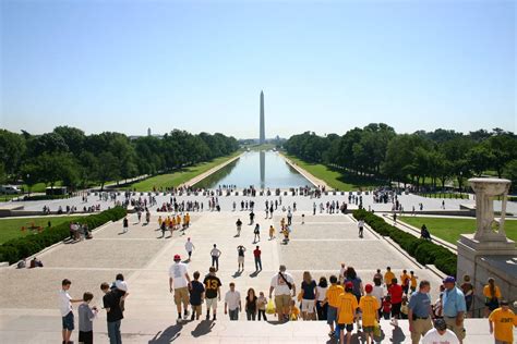 TOUR THE WORLD: NATIONAL MALL AND MEMORIAL PARK