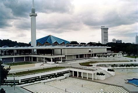 First time inside a Mosque! - National Mosque (Masjid Negara), Kuala ...