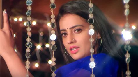 Akshara Singh's new song 'Kasam Hai Bhula Dungi' out—Watch | Bhojpuri ...