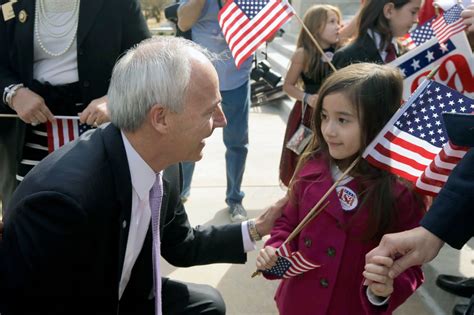 Photos: Asa Hutchinson, presidential candidate | CNN Politics