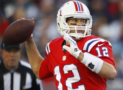 I LOVE the Pats throwback uniforms. I wish we'd wear them throughout the Playoffs! | New england ...