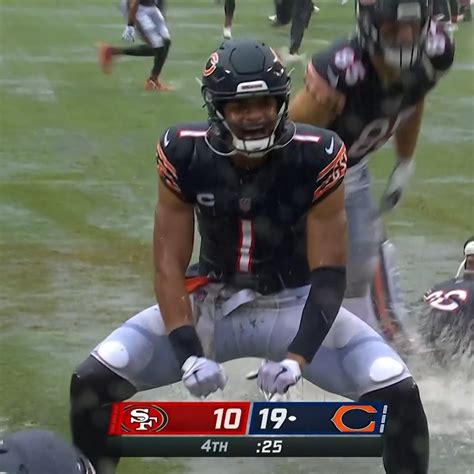 Justin Fields and the Bears go sliding in the rain! | Slip n slide for the win! 🐻⬇️ #SFvsCHI ...