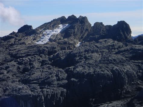 Puncak Jaya (Carstensz Pyramid) | Gunung Bagging