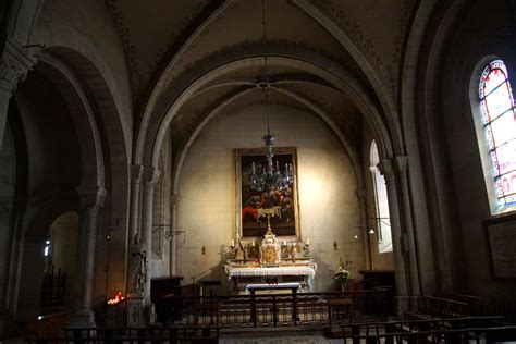 Structurae [en]: Nimes Cathedral