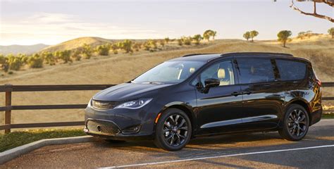 2018 Chrysler Pacifica Is the Perfect Family Vehicle - Davis-Moore Auto Group Blog