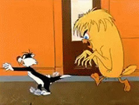 Run Looney Tunes GIF - Run Looney Tunes Sylvester - Discover & Share GIFs