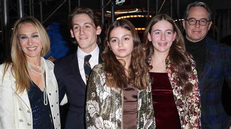 Sarah Jessica Parker & Matthew Broderick Bring 3 Kids On Rare Family Night Out On Broadway | Access