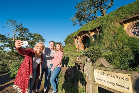 Hobbiton Movie Set Tour