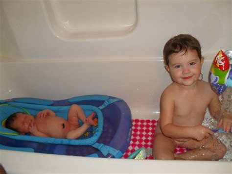 Welcome to the Rincon Family Blog! : 1st Bath