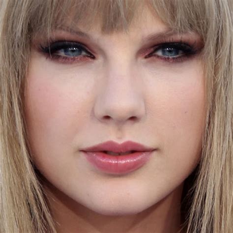 Taylor Swift's Makeup Photos & Products | Steal Her Style | Page 5