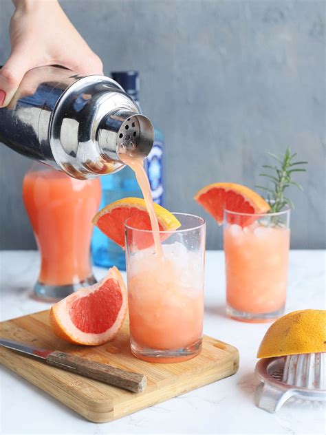 Rosemary and Gin Grapefruit Cocktail | The Cooking Bride