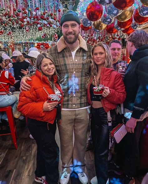 More Pics of Taylor & Travis at the KC Christmas Party 🎄 : r/taylorandtravis