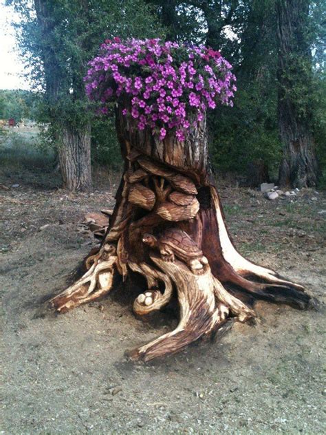 Absolutely amazing!!! | Carved tree stump, Tree carving, Tree stump