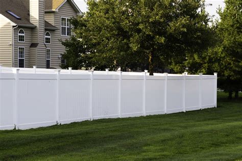 Vinyl Fence Installation | Signature Privacy Walls Florida