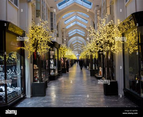 The world's first covered Mall - Burlington Arcade at Christmas time ...