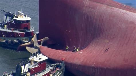 Video ‘It is a very emotional moment’: Cargo ship rescuer describes 1st contact - ABC News