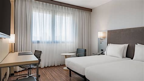 4 stars Hotel Rooms in Milan Near Stazione Porta Garibaldi and Corso Como