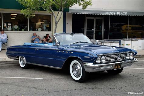 1961 Buick Electra 225 Convertible-01 | Classic Car Pictures