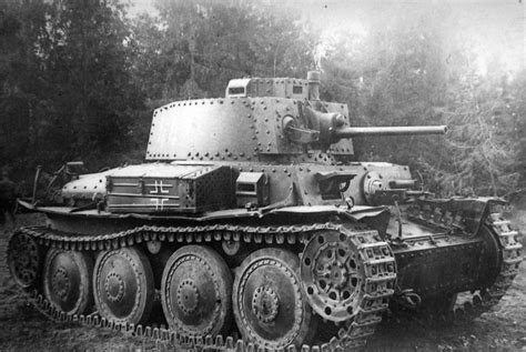 Pz.Kpfw.38(t) Ausf.E captured by the Red army in September 1941 | ドイツ戦車, 装甲車, 戦車